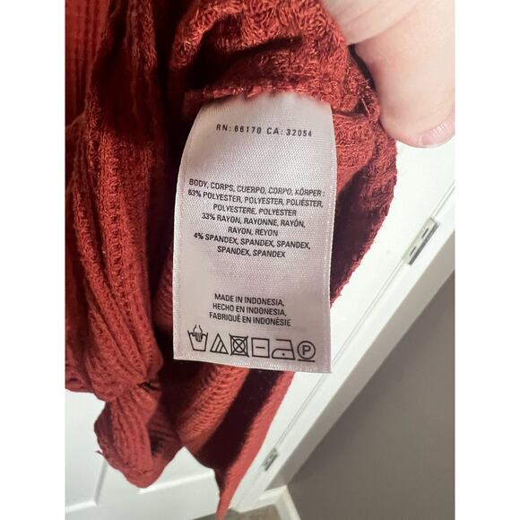 Anthropologie Akemi & Kin Rusty Orange Twist Front Waffle Knit Long Sleeve Large - Picture 8 of 10